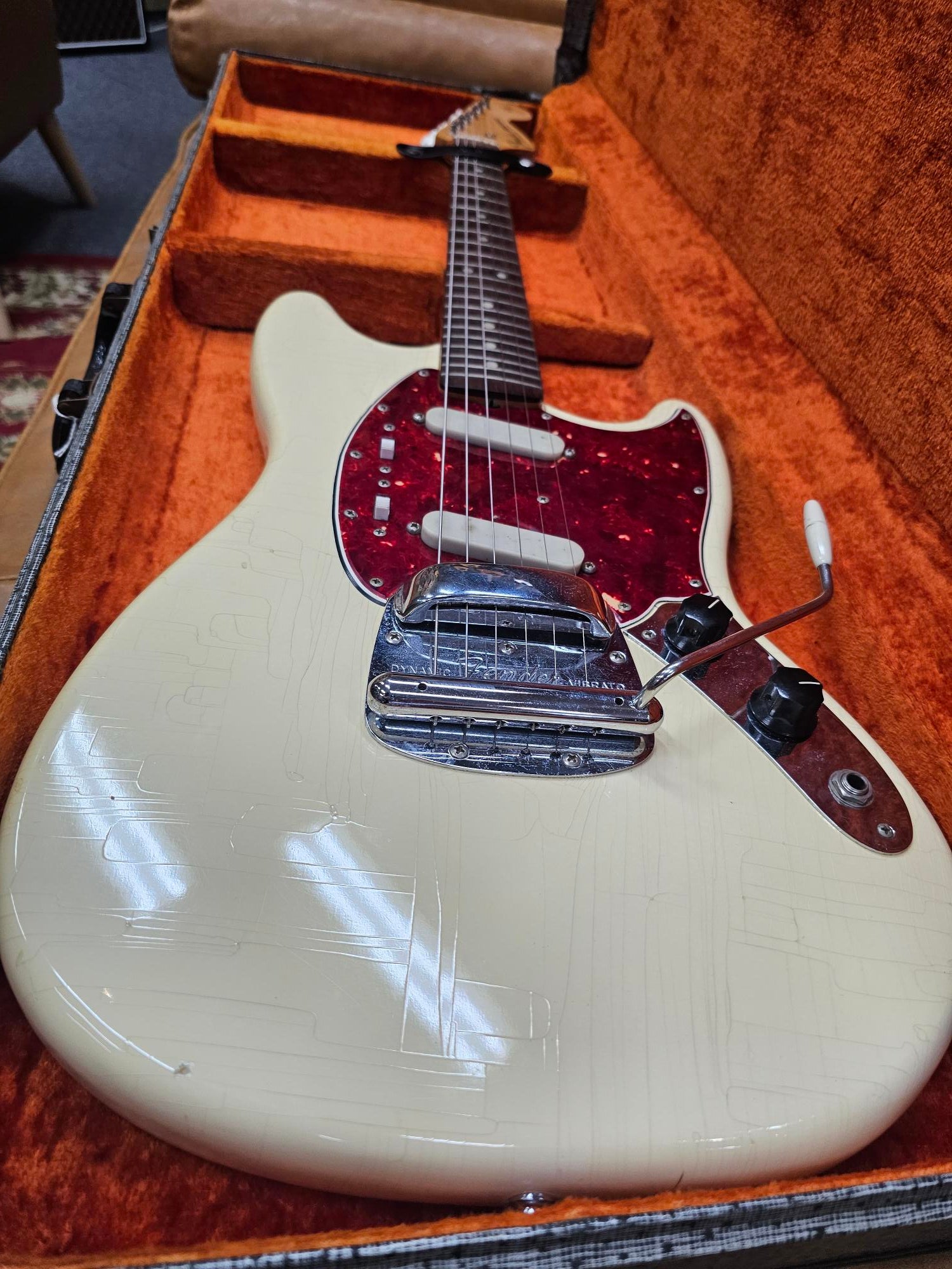 fender mustang top in case