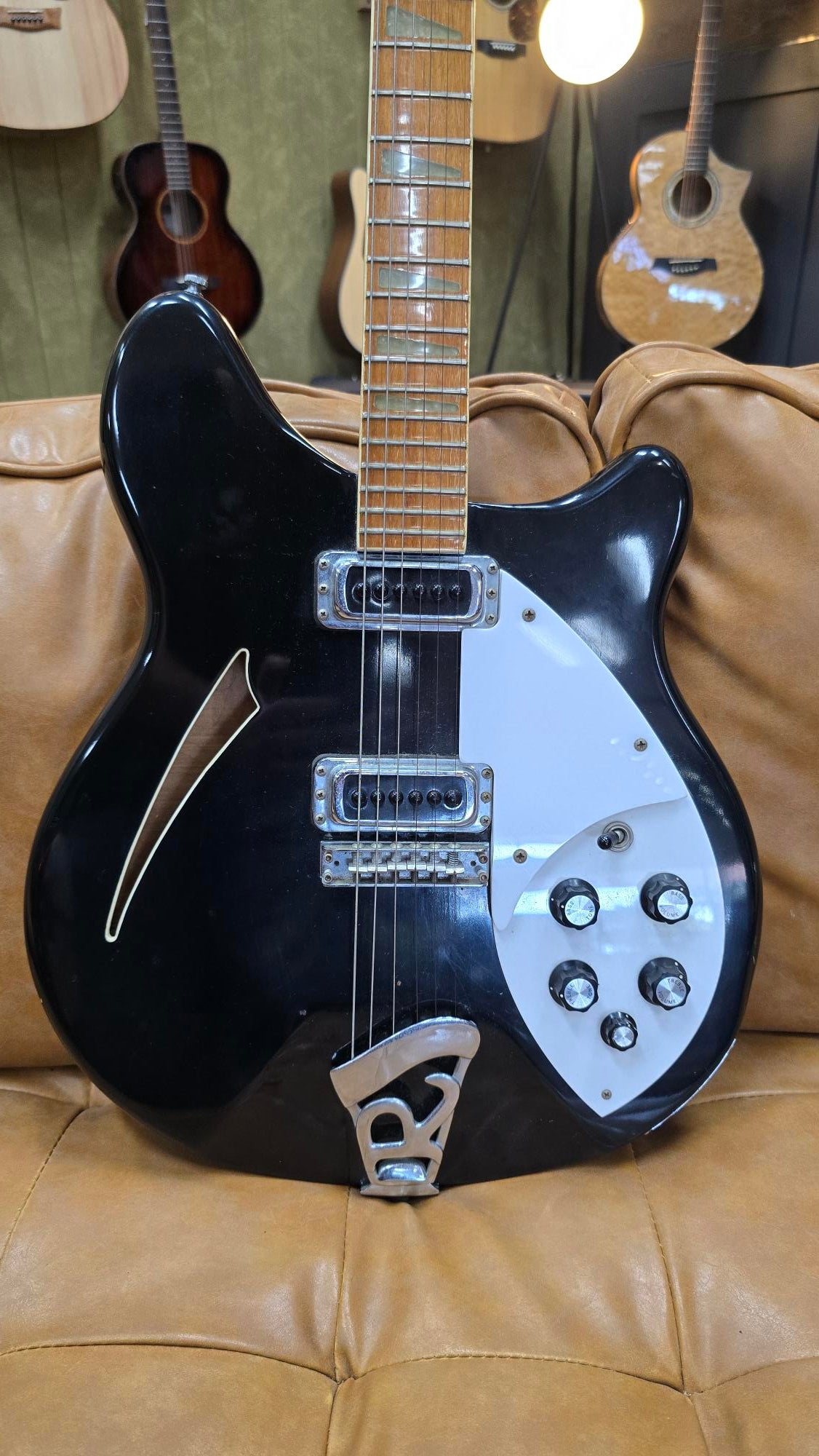 1986 Rickenbacker 360 JETGLO BLACK W/Original Case (pre-owned)