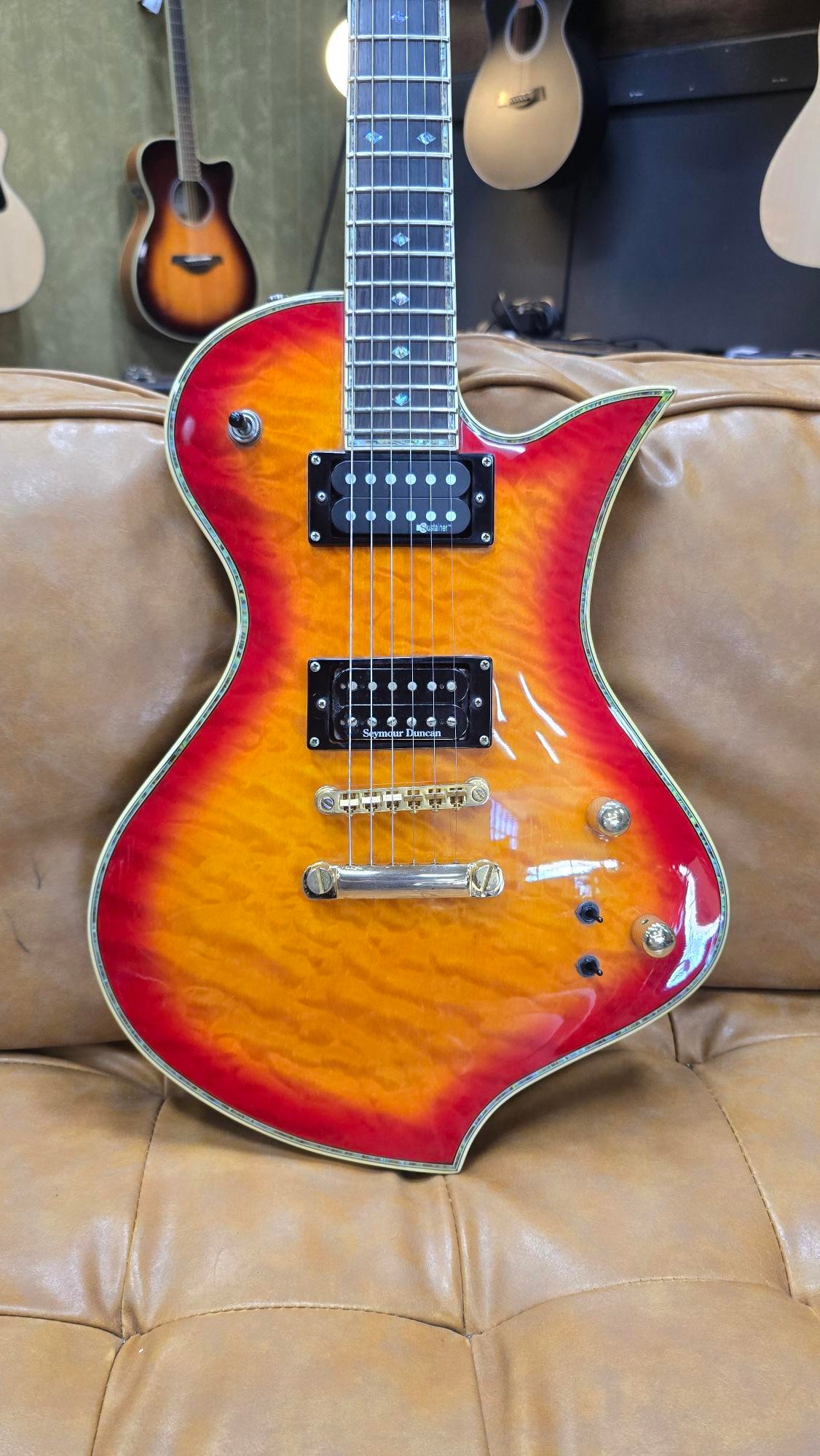 Fernandes Ravelle Elite Electric Guitar 2010 W/case (Pre-Owned)