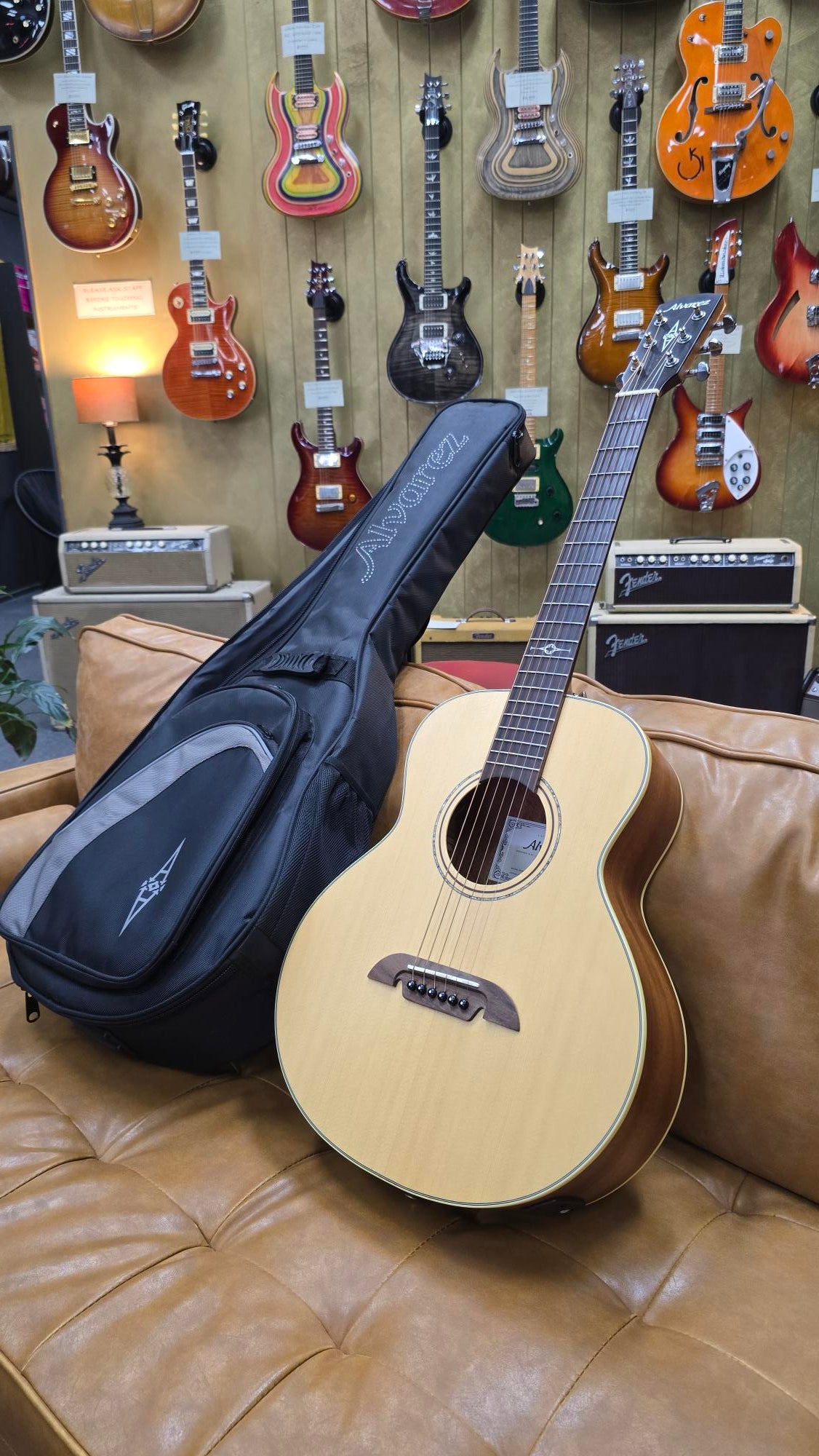 Alvarez ALJ2E Acoustic Electric Guitar W/Bag (Pre-Owned)