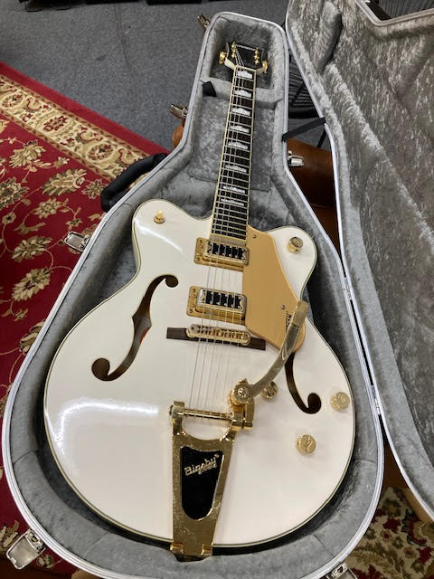 Gretsch G5422T6 White Electric Guitar in Hiscox Hardcase