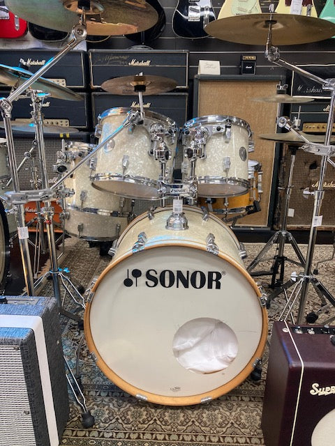Sonor Special Edition 6 Piece Drum Kit Pearl white W/hardware,Cymbals & Stool (Pre-Owned)