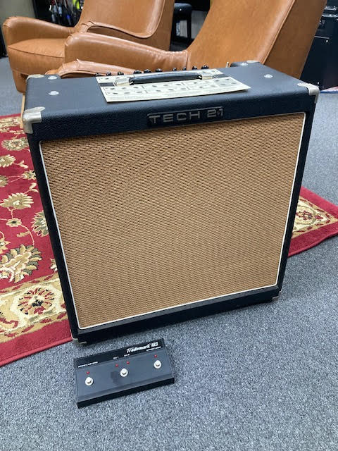 Tech 21 Trademark 60 guitar amplifier (preowned) w/ footswitch