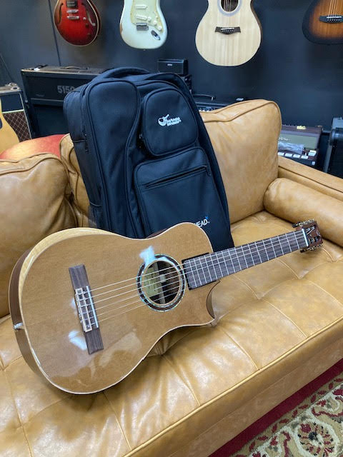 Journey "Overhead" Solid Cedar Collapsible Travel guitar (preowned)