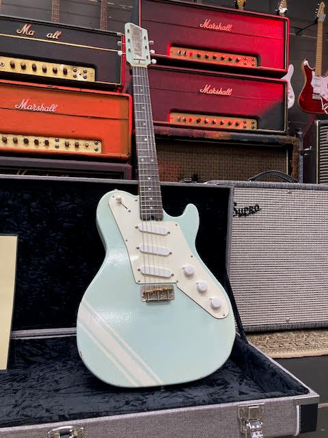 DeluxeTone Radiola Trio "Blue Bird" w/ hard case