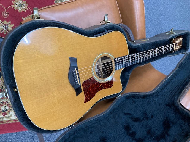 Taylor 710CE 1999 acoustic/electric guitar w/ case