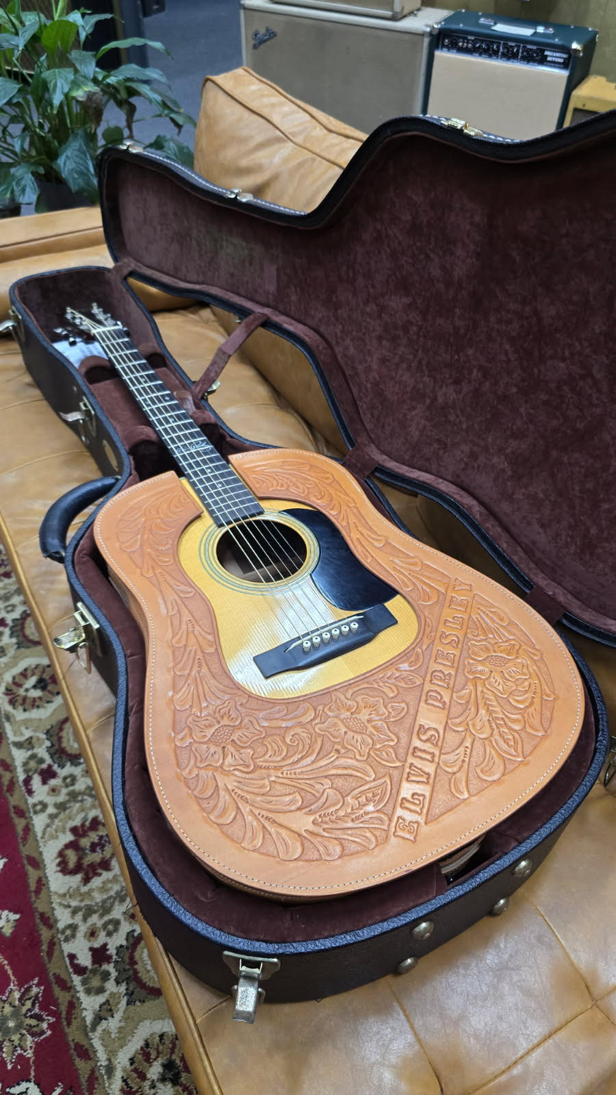 Martin D28 Elvis Presley 2007 w/ hardcase