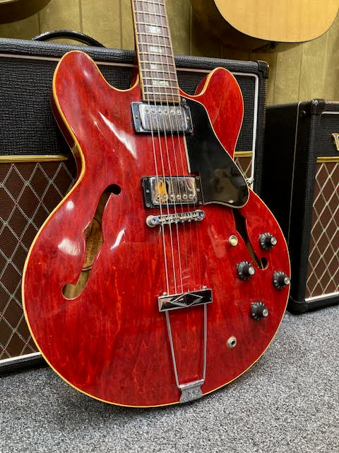 1968 Gibson Es-335 Music at Noosa