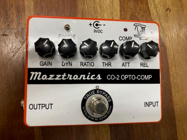 Mozztronics compressor guitar effects pedal