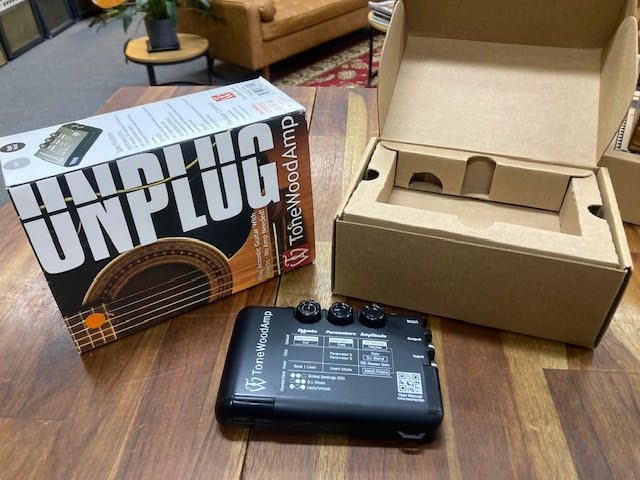 TonewoodAmp Unplug effects unit for acoustic guitar (preowned)