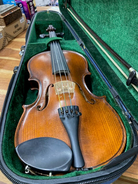 Gliga III 3/4 violin w/case + bow (preowned)
