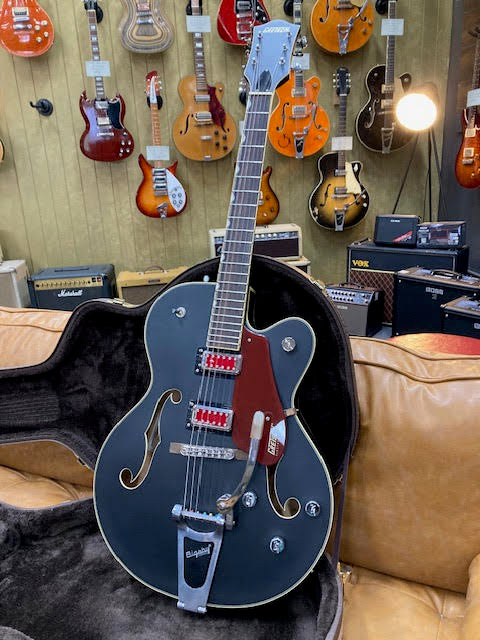 G5410T Gretsch Electromatic “Rat Rod” Hollow Body Single-Cut, Bigsby, Rosewood Fingerboard, Matte Black (preowned) w/ hardcase