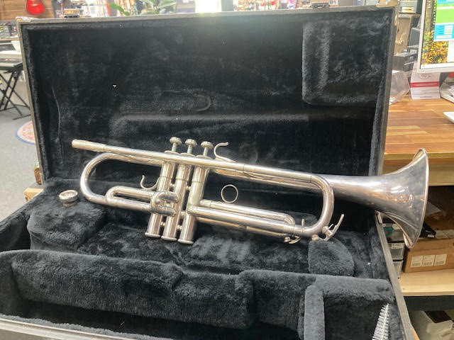Yamaha ytr732 pro trumpet (preowned)
