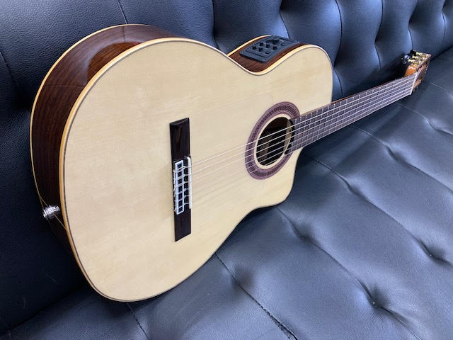 Cordoba GK Studio Negra Flamenco Guitar w/GigBag