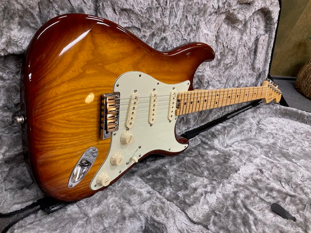 Fender Stratocaster Elite 2016 Sienna Burst w/ hardcase