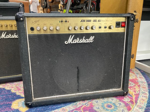 Marshall JCM2000 DSL-401 guitar amplifier