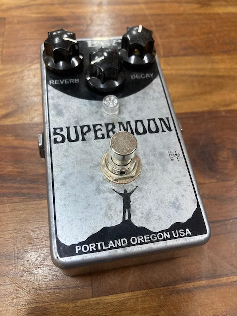 MR BLACK Supermoon Chrome Pedal (Preowned)