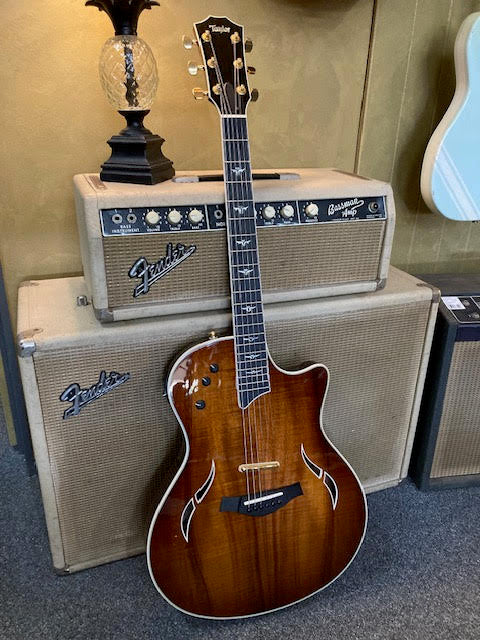 Taylor T5 C2 KOa 2011 acoustic/electric guitar w/ case + accessories