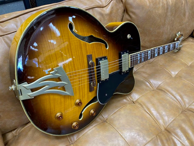 Washburn J-5 Hollowbody 2013 Jazz series (preowned)