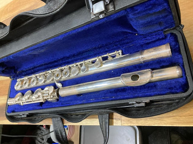 Armstrong Model 60 Flute ( preowned )