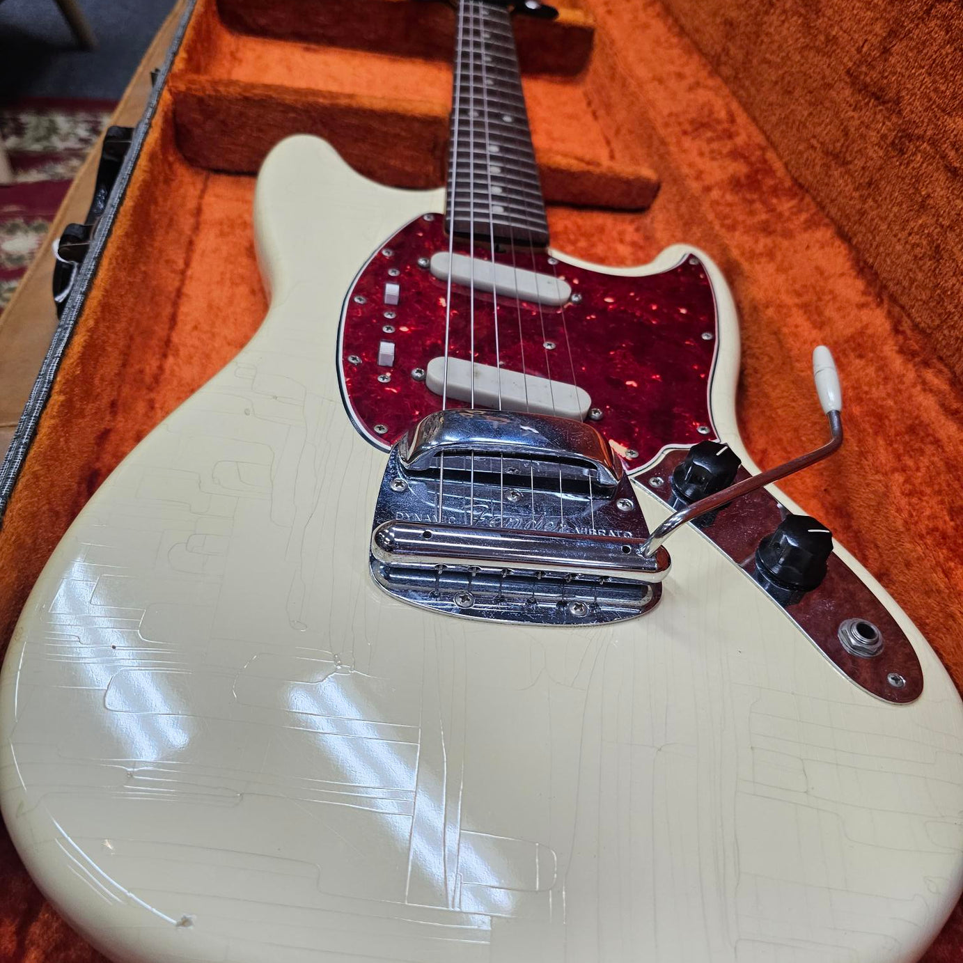 fender mustang top in case