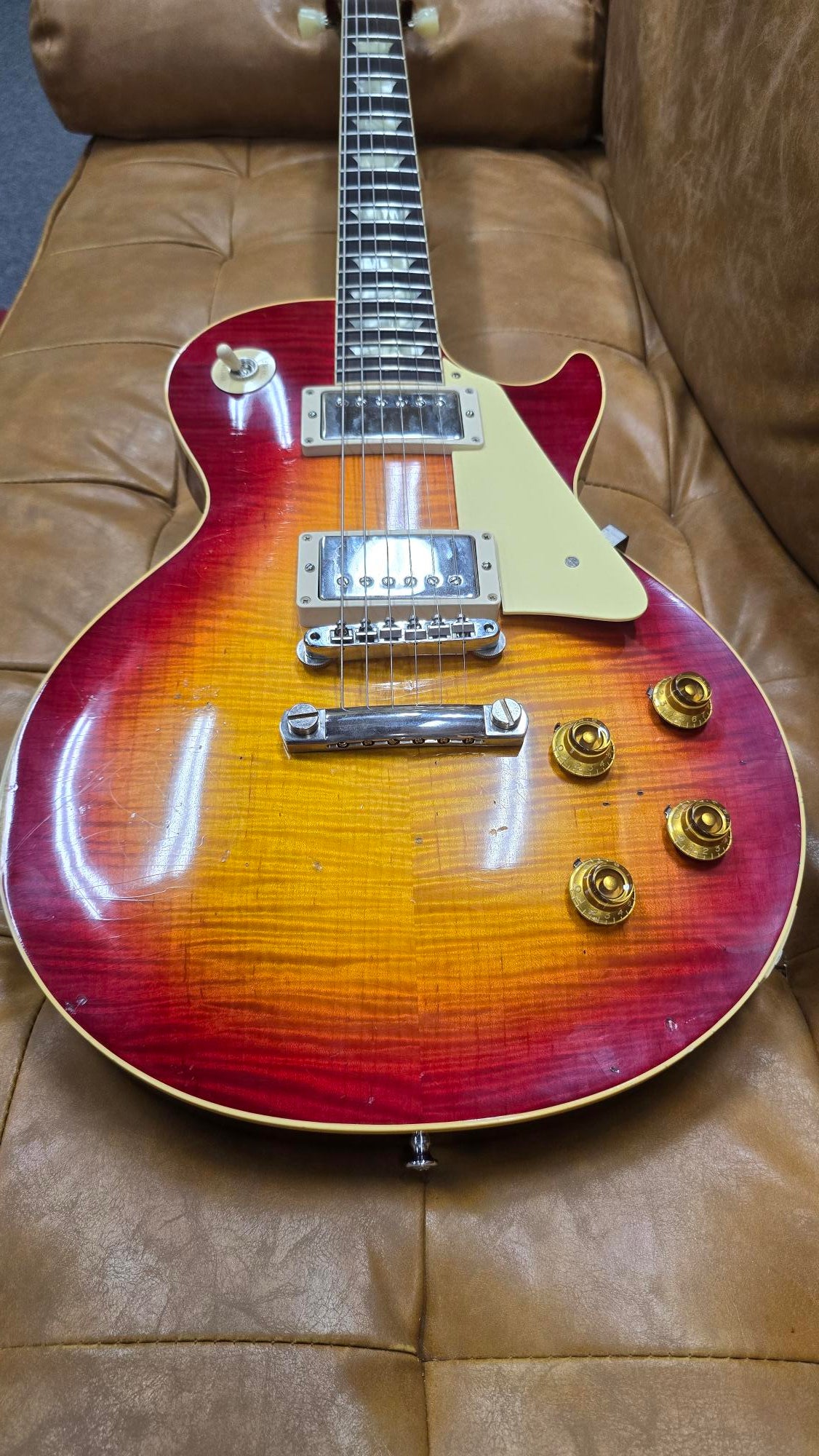 SOLD - Gibson Les Paul Washed Cherry Custom Shop Murphy Lab Aged Light Relic (Pre-Owned)