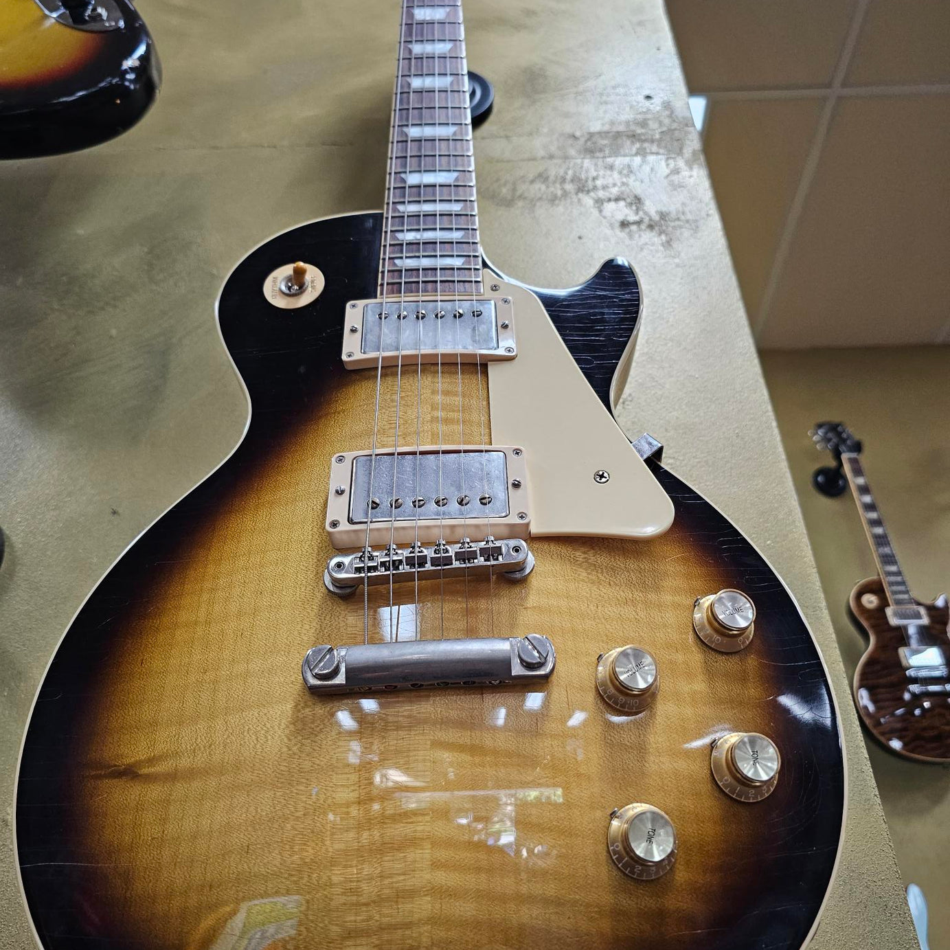 Gibson Les Paul Music at Noosa