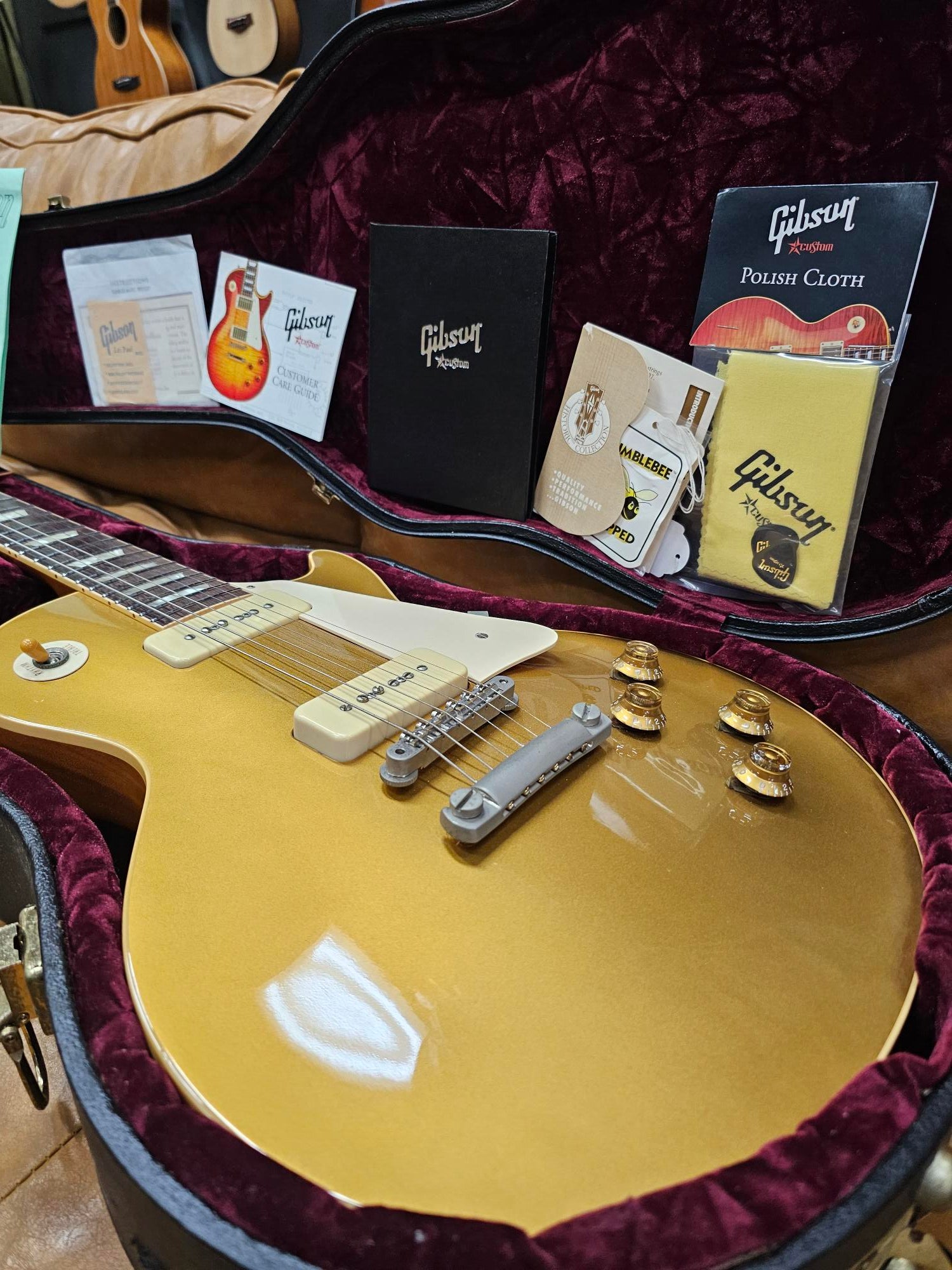 2006 Gibson Les Paul Gold Top R6 Custom Shop Electric Guitar W/Case (Pre-Owned)