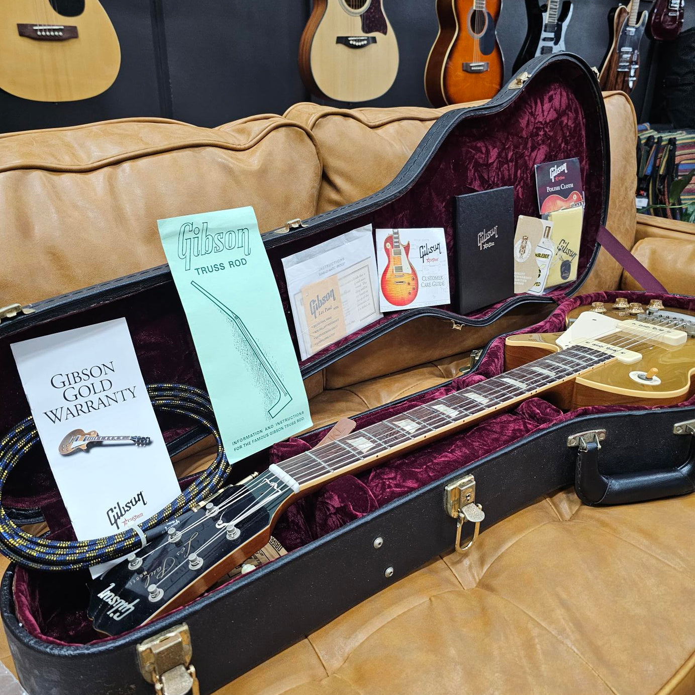 2006 Gibson Les Paul Gold Top R6 Custom Shop Electric Guitar W/Case (Pre-Owned)