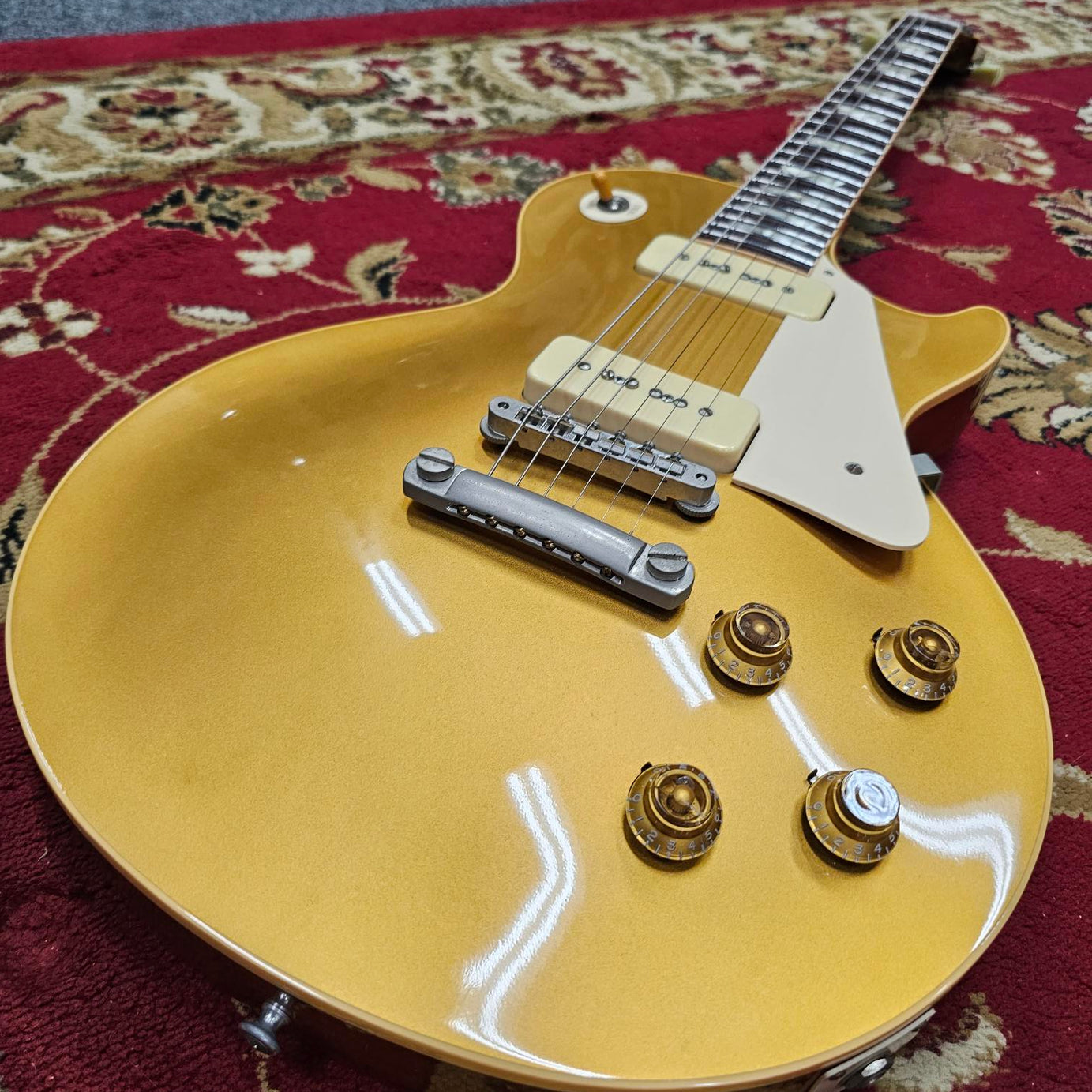 2006 Gibson Les Paul Gold Top R6 Custom Shop Electric Guitar W/Case (Pre-Owned)