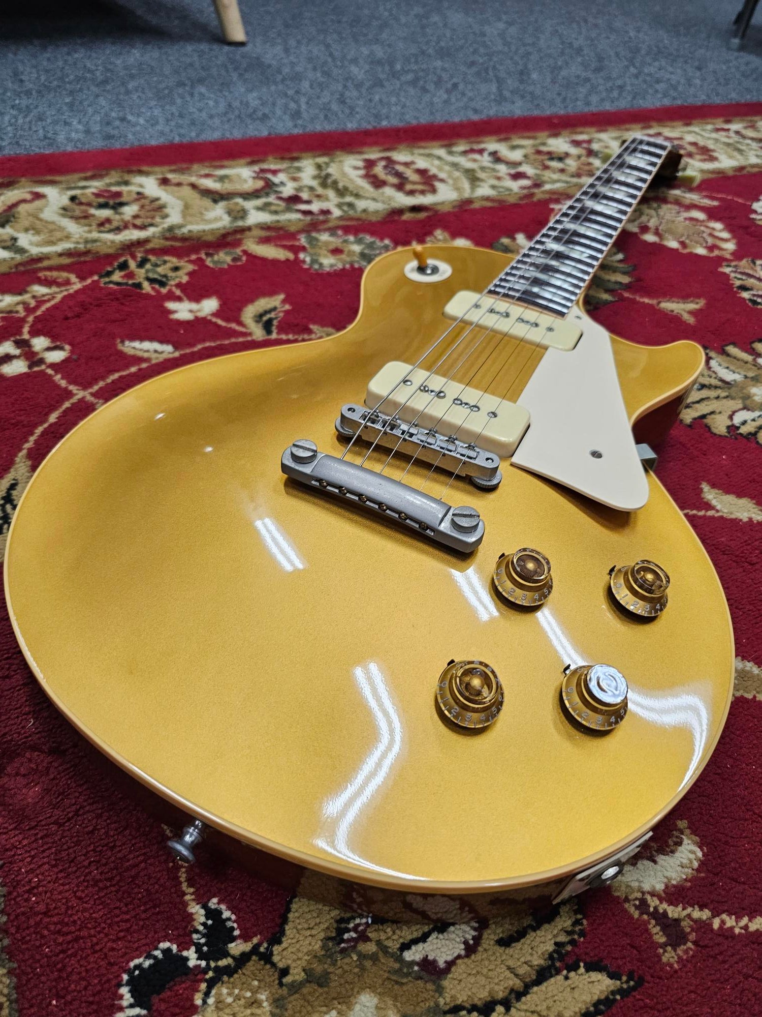 2006 Gibson Les Paul Gold Top R6 Custom Shop Electric Guitar W/Case (Pre-Owned)