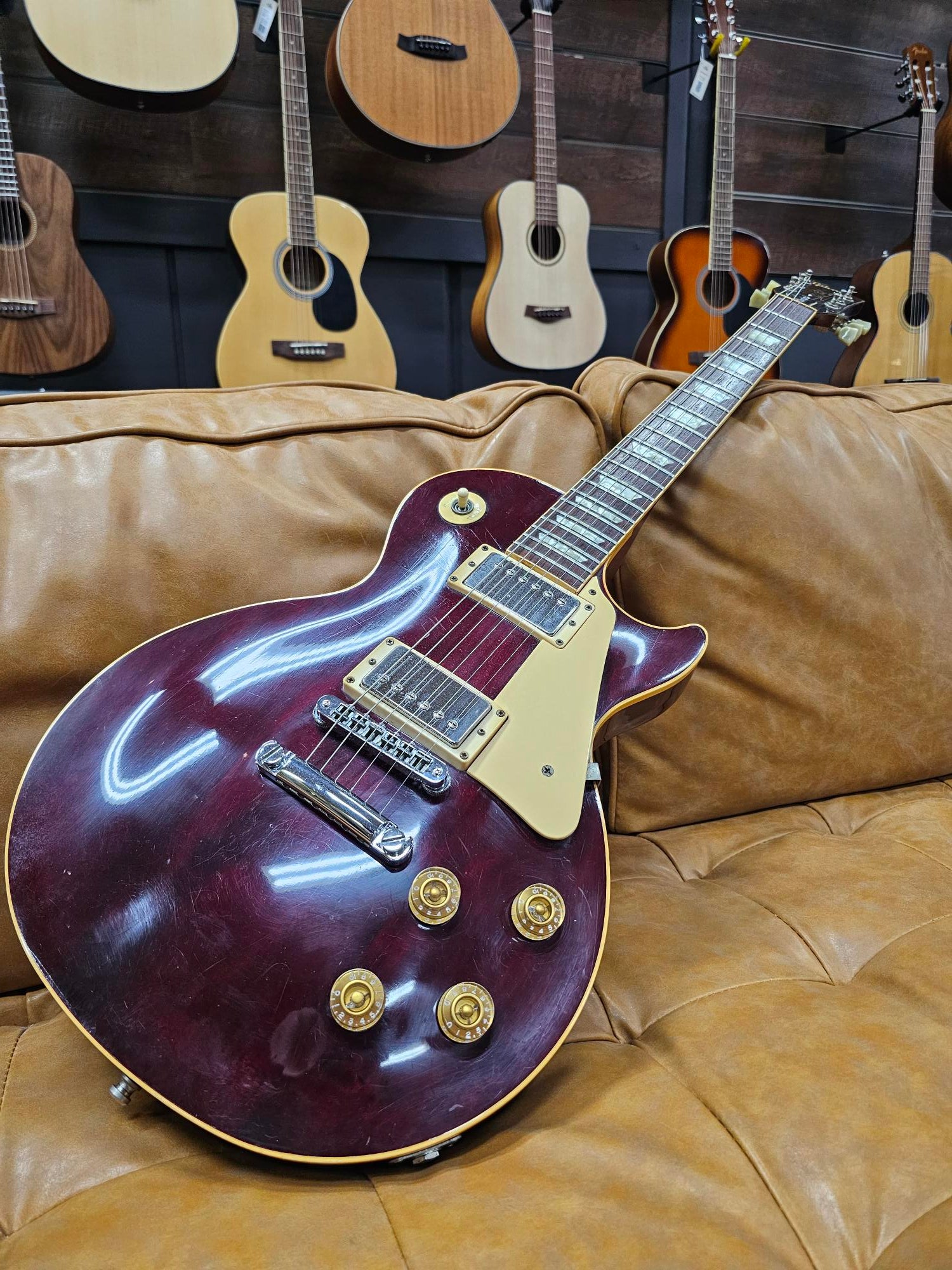 1986 Gibson Les Paul Standard Wine Red w/ Hard case