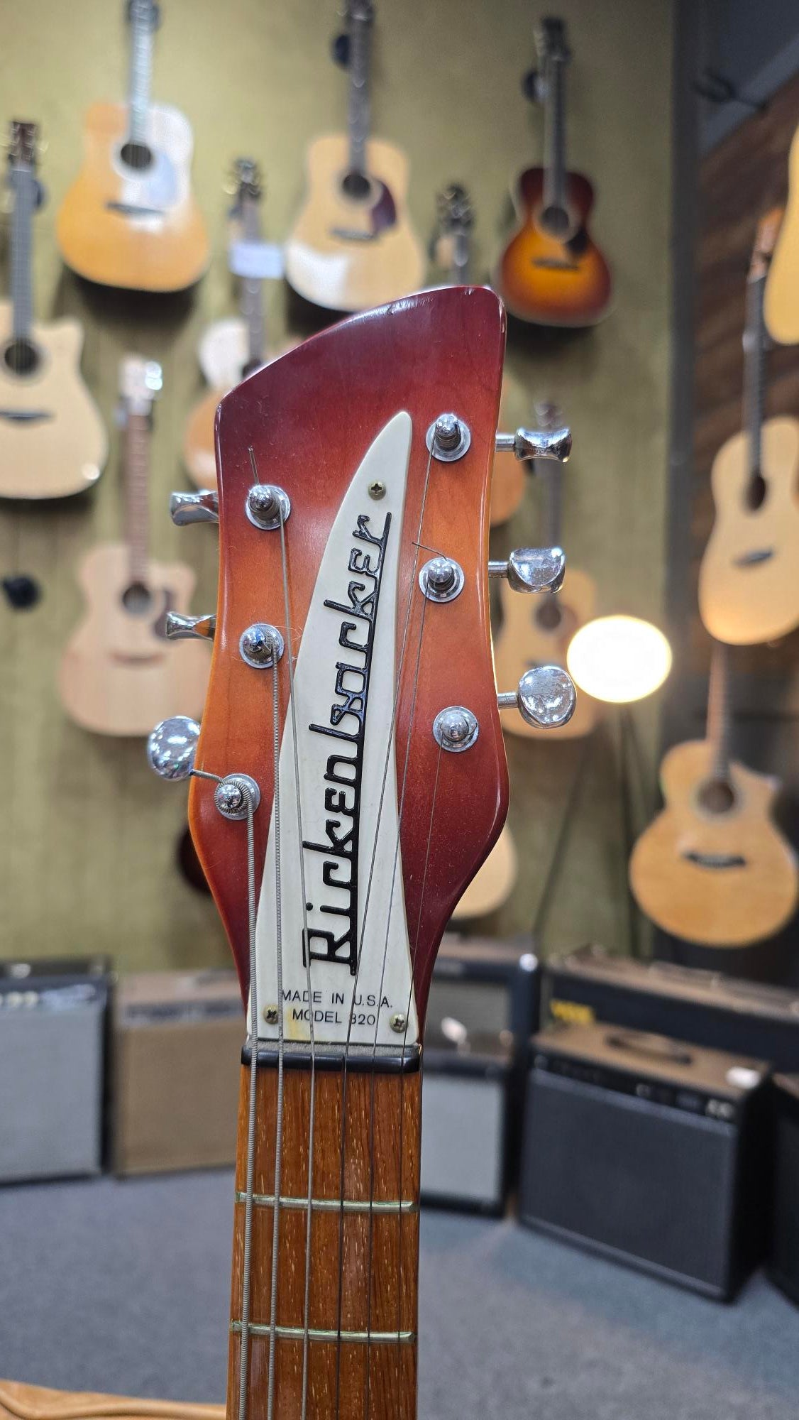 1983 Rickenbacker 320 Fireglo W/original Hard Case (Pre-Owned)