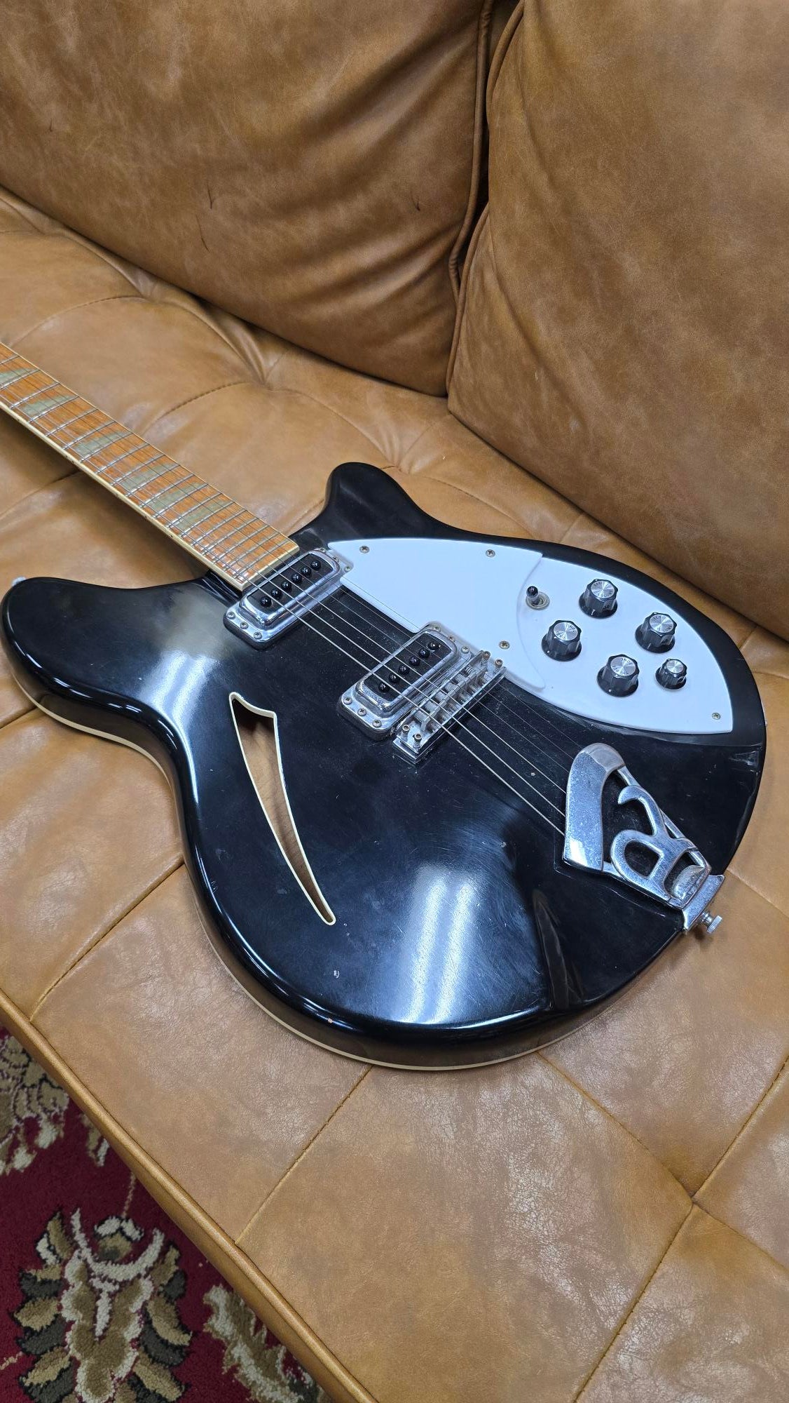 1986 Rickenbacker 360 JETGLO BLACK W/Original Case (pre-owned)