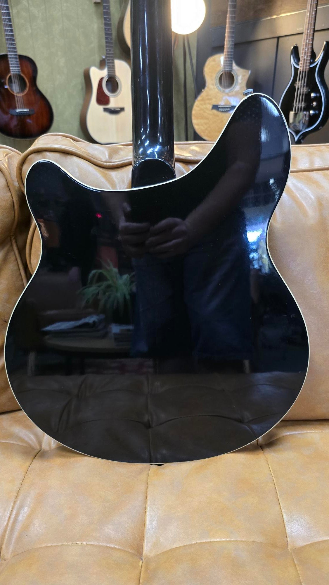 1986 Rickenbacker 360 JETGLO BLACK W/Original Case (pre-owned)