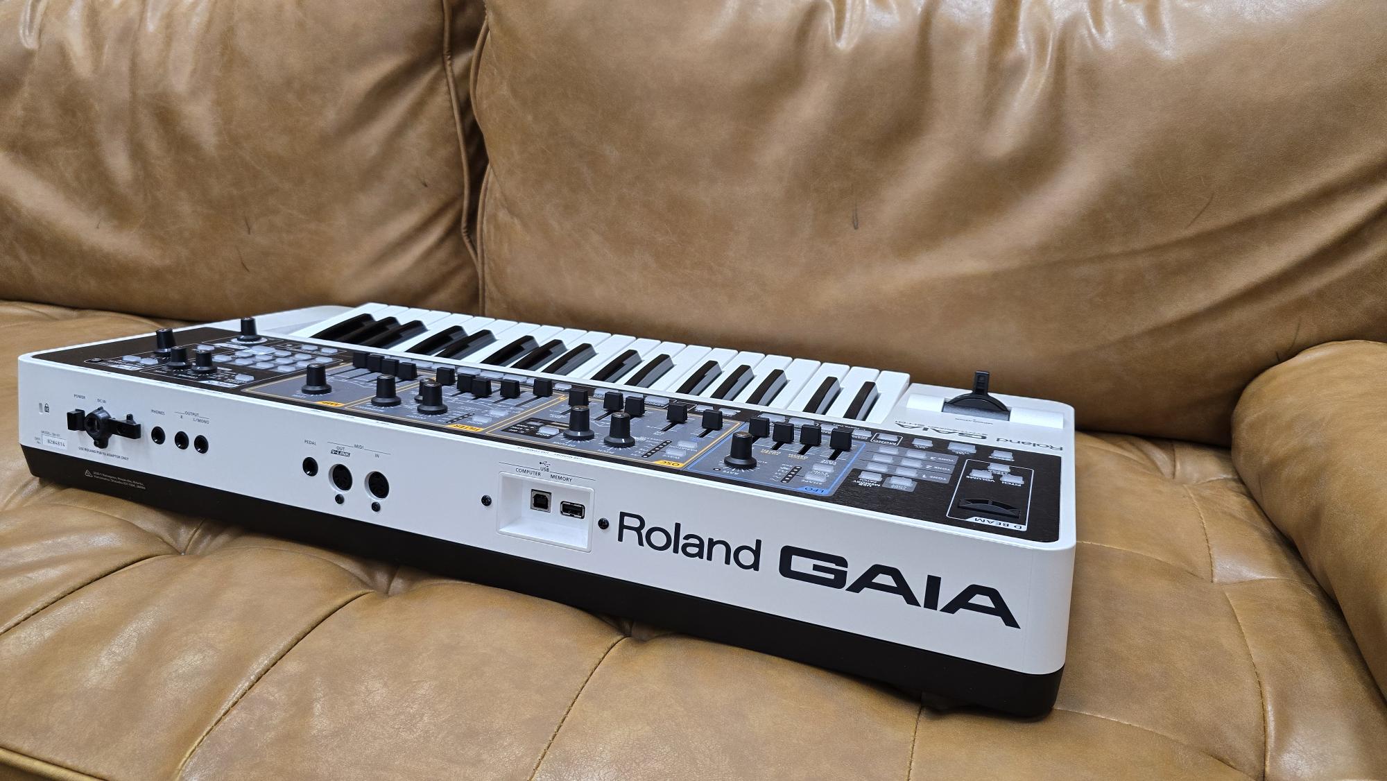 Roland GAIA SH-01 Synthesizer (Pre-Owned)