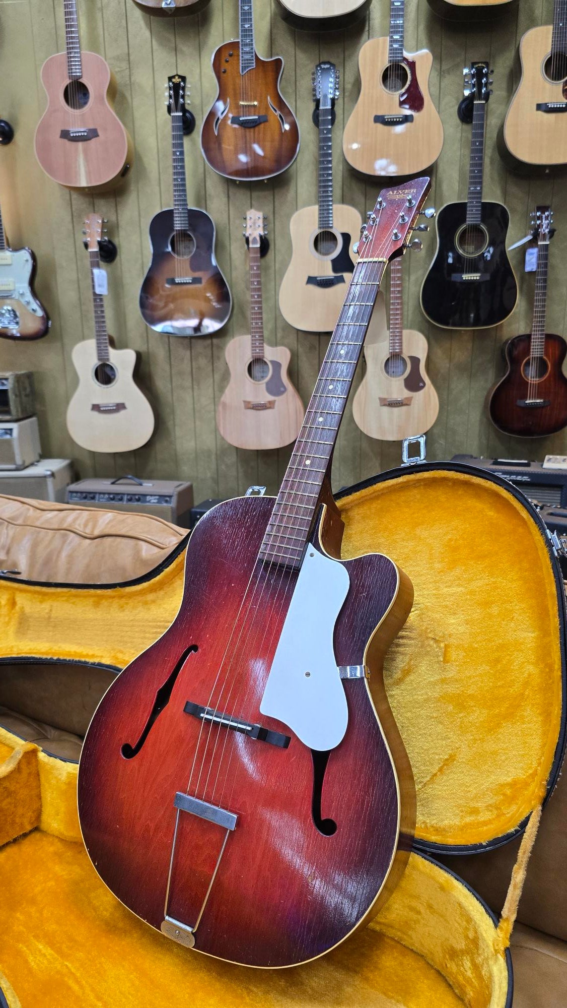 Vintage Alver by Maton 1950's Archtop Acoustic Guitar W/Case (Pre-Owned)