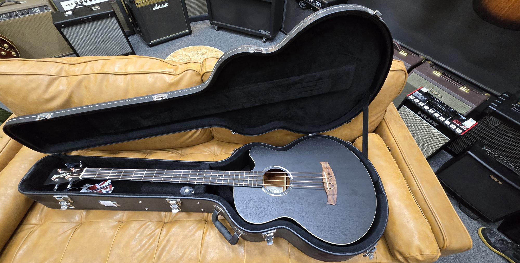 Tanglewood Blackbird Acoustic Bass Guitar Cutaway W/Hard case Bundle!!/ Electric Smokestack Satin
