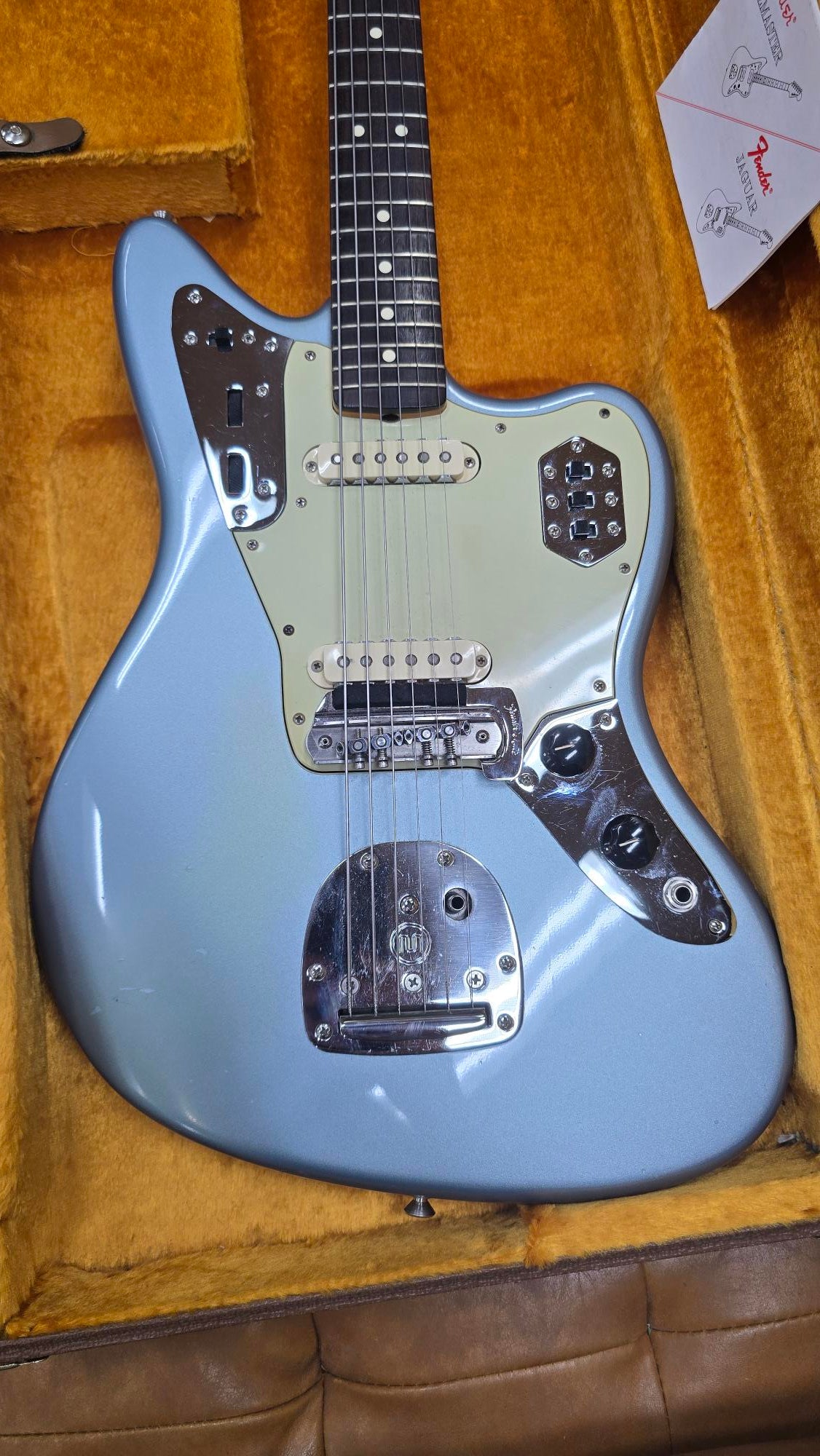 Fender American Vintage 1962 Jaguar 2008 "thin skin" Ice Blue Metallic w/ case + mastery upgrades