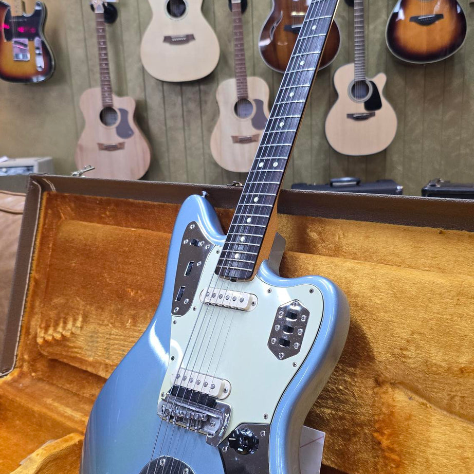 Fender American Vintage 1962 Jaguar 2008 "thin skin" Ice Blue Metallic w/ case + mastery upgrades