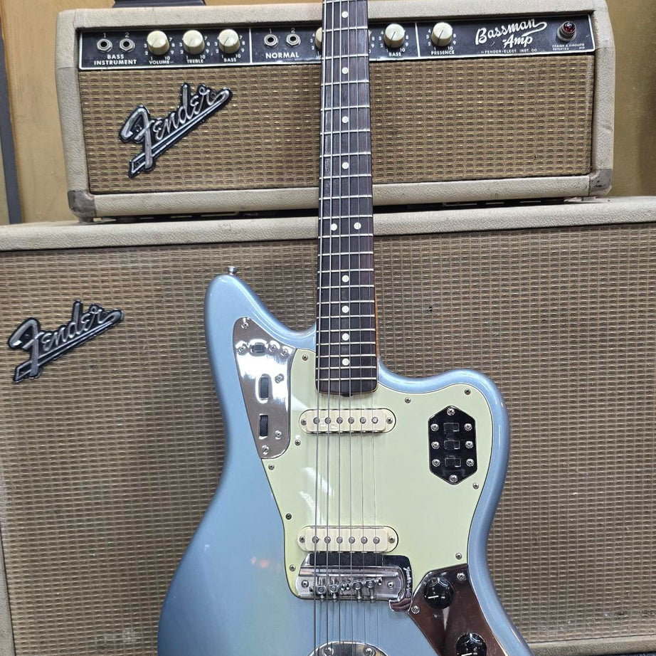 Fender American Vintage 1962 Jaguar 2008 "thin skin" Ice Blue Metallic w/ case + mastery upgrades