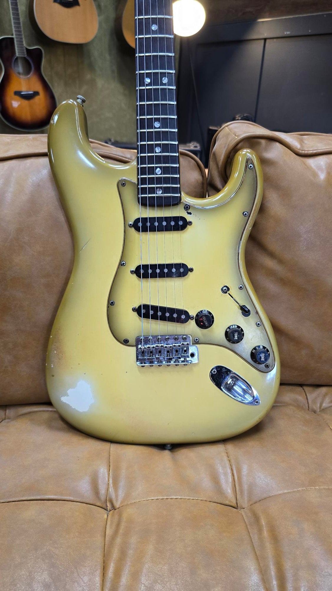 1978-1979 Fender Stratocaster Antigua W/Original Case (Pre-Owned)