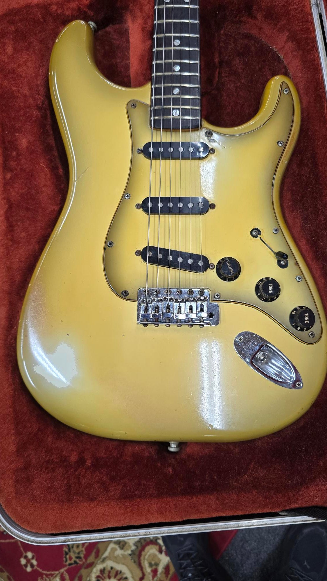 1978-1979 Fender Stratocaster Antigua W/Original Case (Pre-Owned)