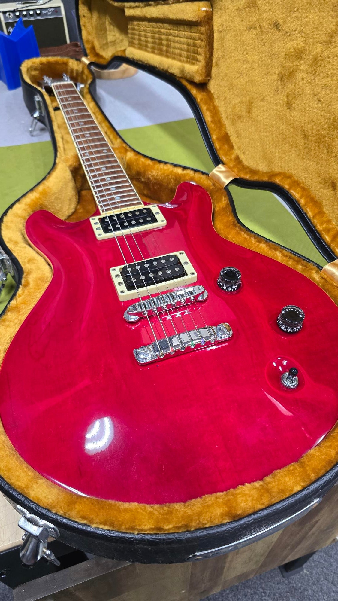 Yamaha Image Made in Taiwan Electric Guitar W/ Original Case (Pre-Owned)