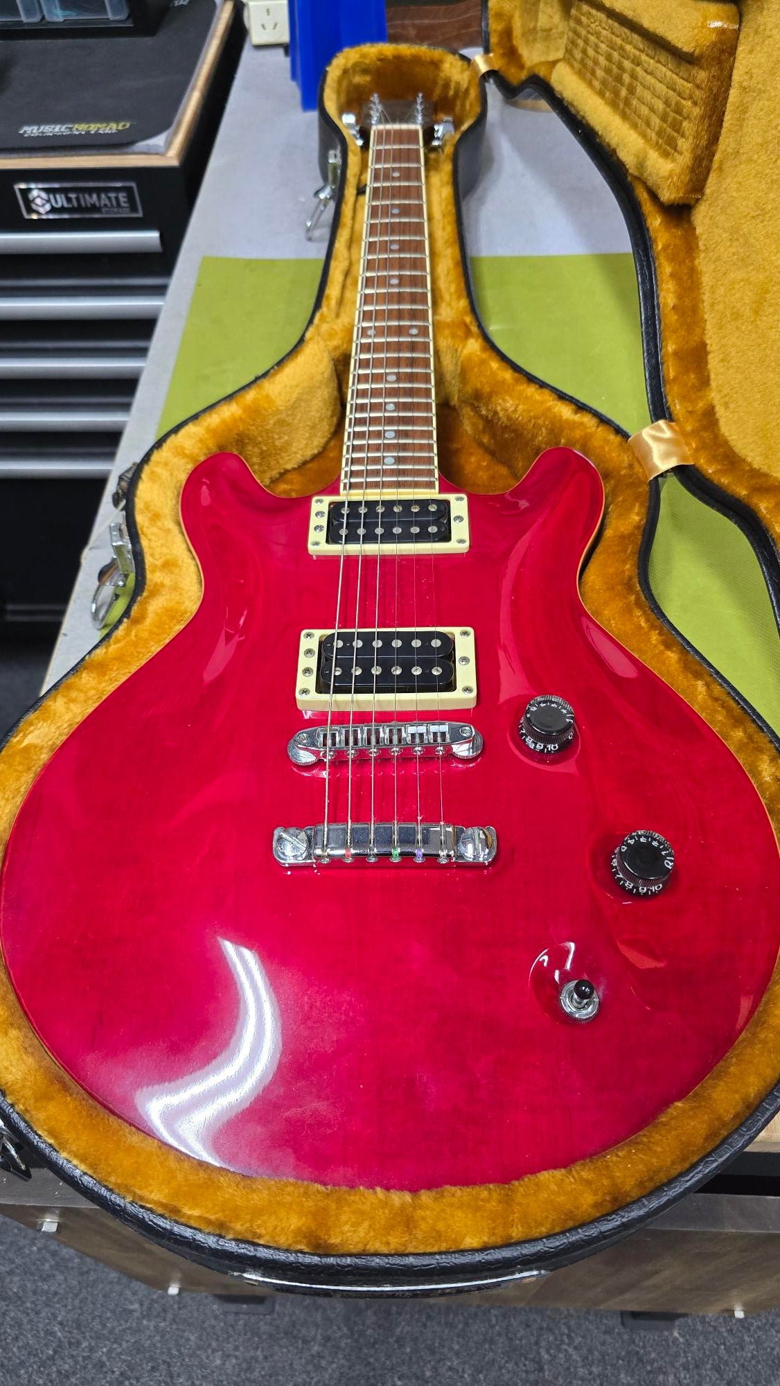 Yamaha Image Made in Taiwan Electric Guitar W/ Original Case (Pre-Owned)