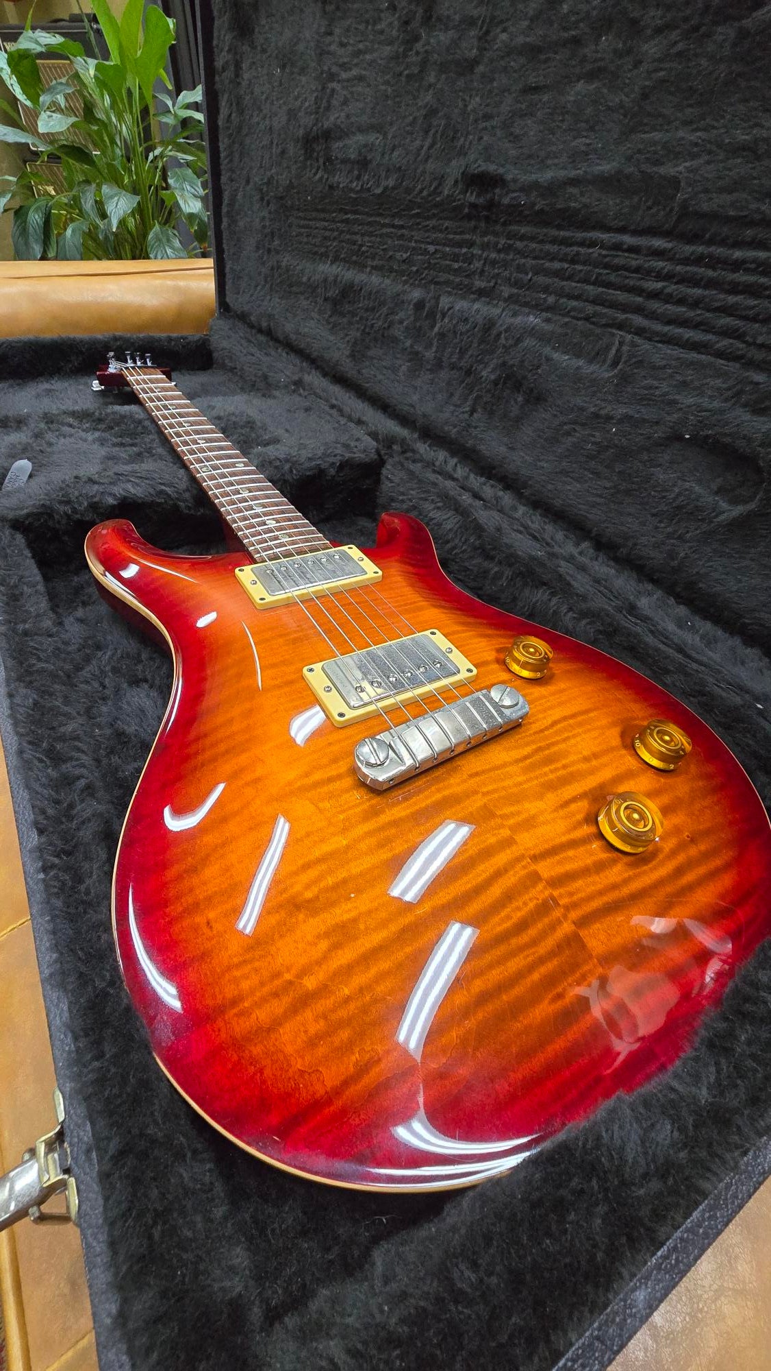 Early 2000's PRS Guitar Custom 22 Stop Tail Electric Guitar W/Case (Pre-Owned)