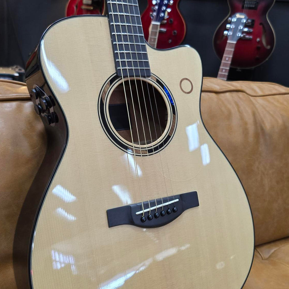 Yamaha TAS3 C Transacoustic Acoustic Electric Guitar in Natural Gloss