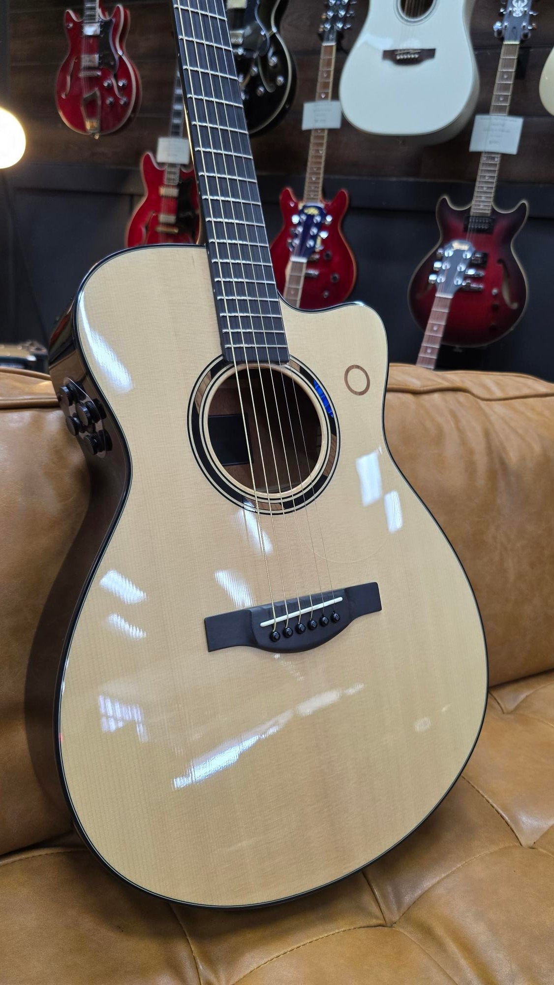 Yamaha TAS3 C Transacoustic Acoustic Electric Guitar in Natural Gloss