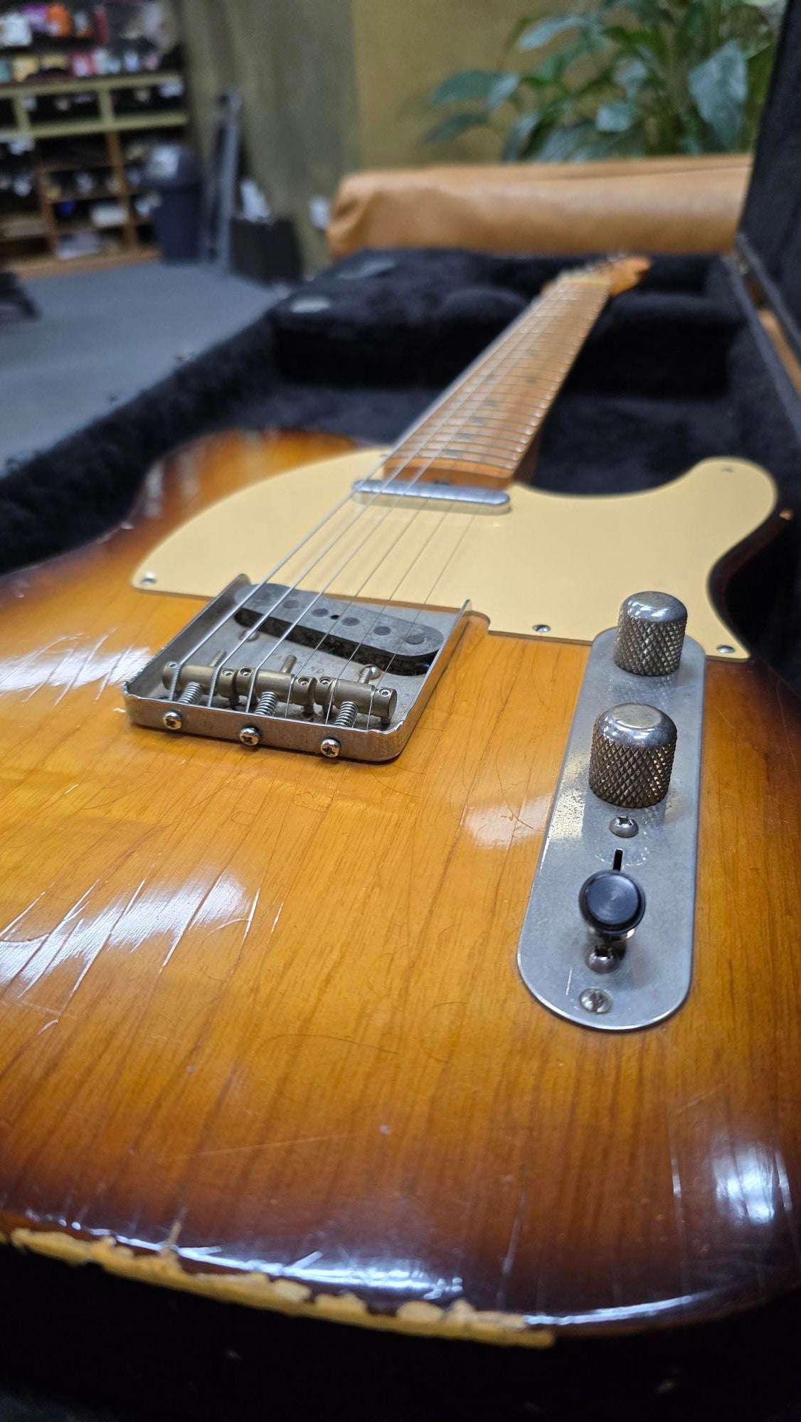 LSL T-BONE RELIC TELE ELECTRIC GUITAR WITH HARDCASE (Pre-Owned)