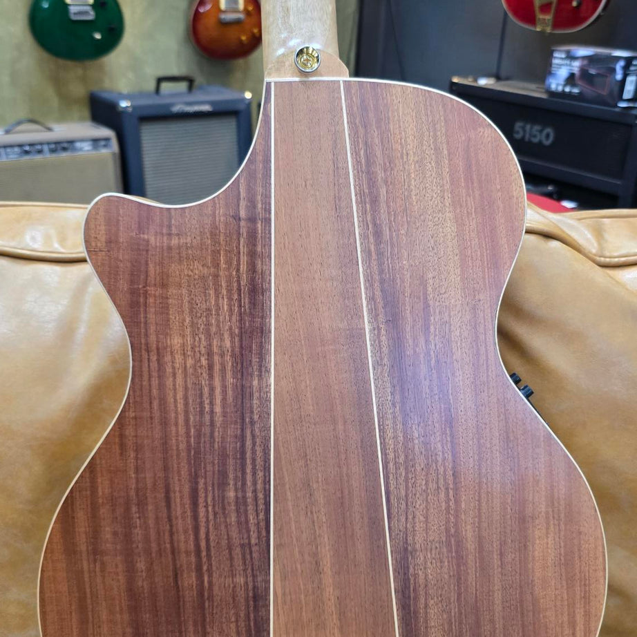 Cole Clark Thinline All Blackwood with Hardcase Pre-owned
